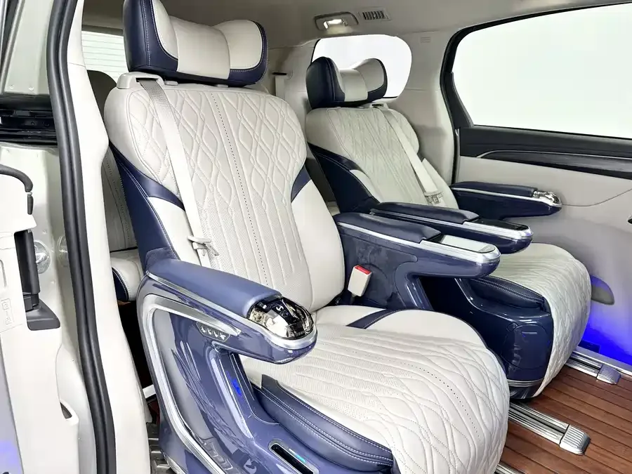 Buick GL8 2022 ES Lu Zun 653T Comfort Edition 2022 — миниатюра 4