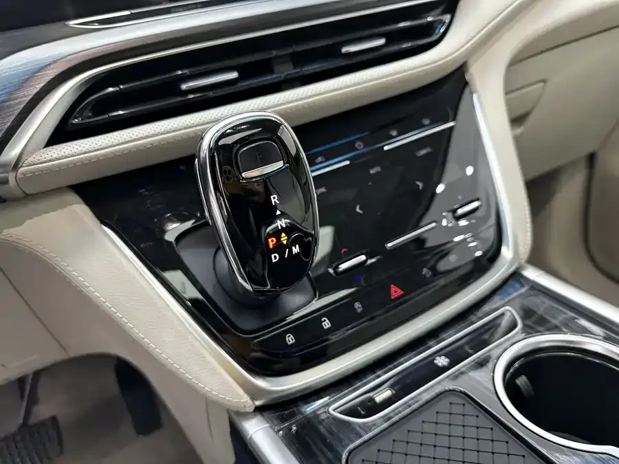 Buick GL8 2022 ES Lu Zun 653T Comfort Edition 2022 — миниатюра 5