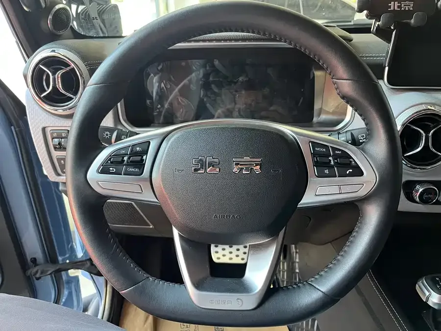 BAIC BJ40 Beijing Off-road BJ40 2023 2.0T Automatic 4WD City Hunter Edition Knight Edition 2023 — миниатюра 3