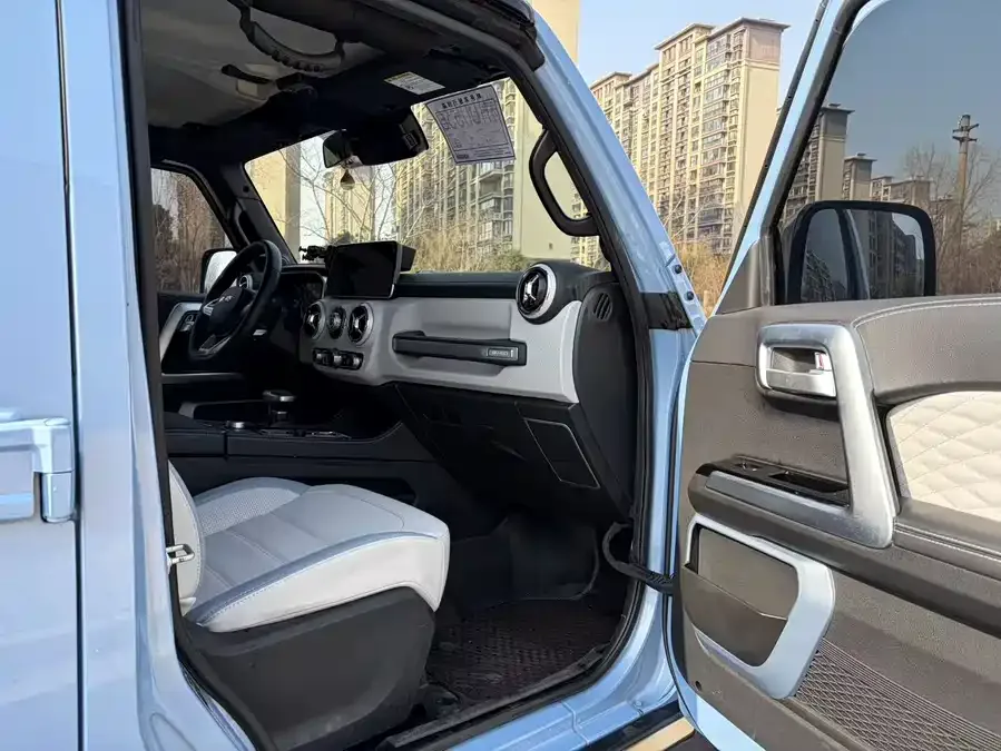 BAIC BJ40 Beijing Off-road BJ40 2023 2.0T Automatic 2WD City Hunter Edition Knight Edition 2023 — миниатюра 3