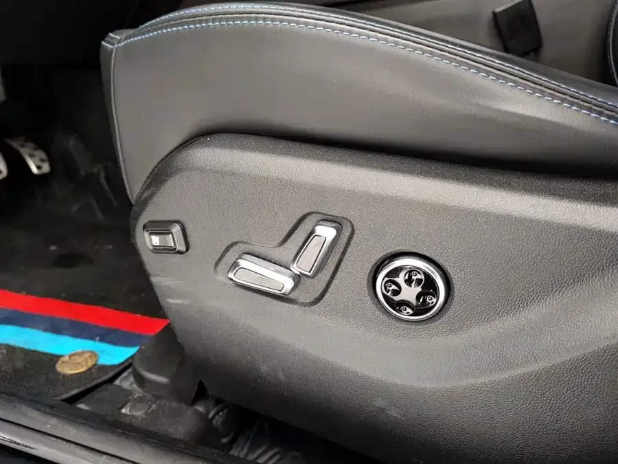BAIC BJ40 Beijing Off-road BJ40 2023 2.0D Automatic 4WD Blade Hero Edition Knight Type (Front and Rear Electric Locks) 2023 — миниатюра 5