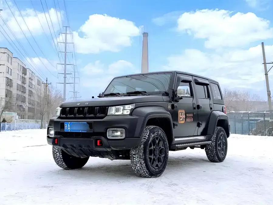BAIC BJ40 Beijing Off-road BJ40 2023 2.0D Automatic 4WD Blade Hero Edition Knight Type (Front and Rear Electric Locks) 2023 — фото 1, купить с доставкой в Москву