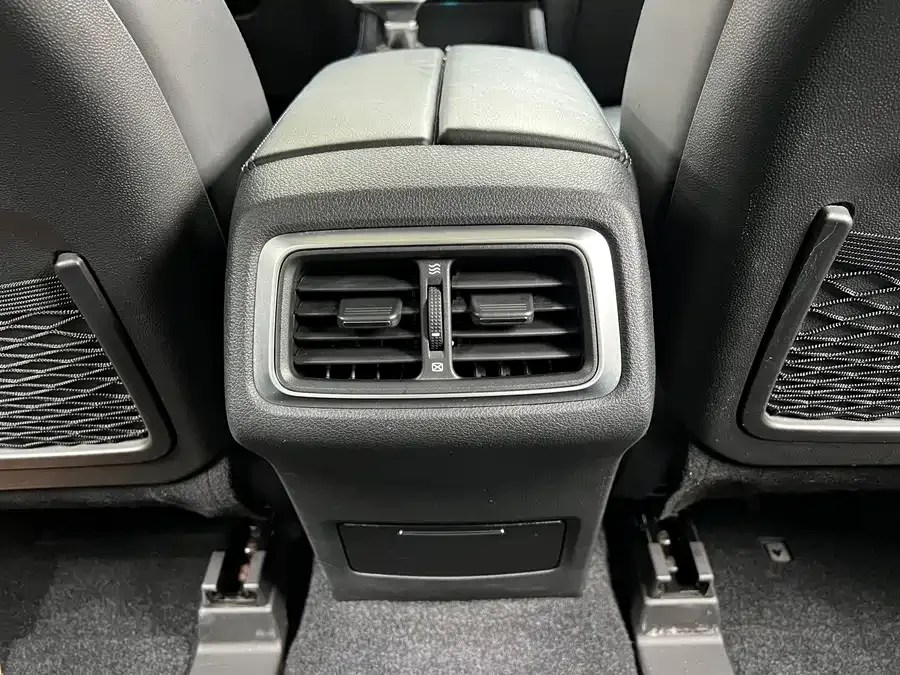 BAIC BJ40 Beijing Off-road BJ40 2023 2.0D Automatic 4WD Blade Hero Edition Knight Edition 2024 — миниатюра 5