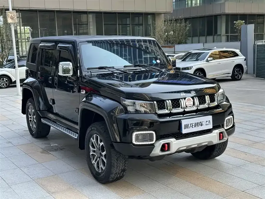 BAIC BJ40 Beijing Off-road BJ40 2023 2.0T Automatic 4WD City Hunter Edition Knight Edition 2023 — миниатюра 2