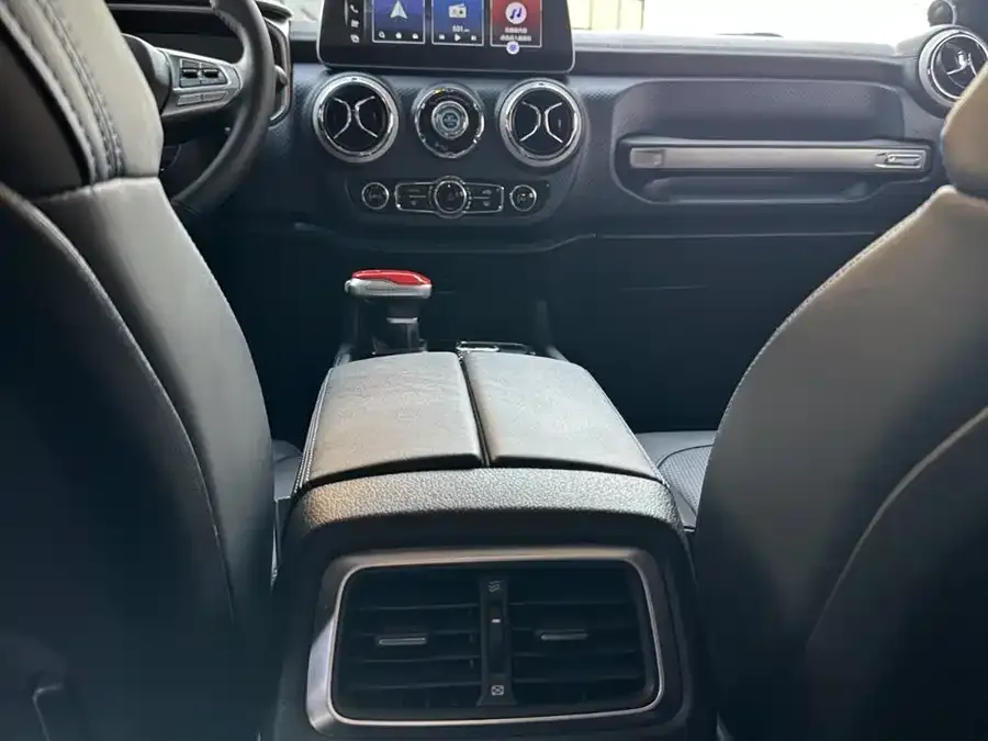 BAIC BJ40 Beijing Off-road BJ40 2023 2.0T Automatic 4WD City Hunter Edition Knight Edition 2023 — миниатюра 4