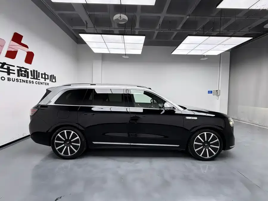 AITO M9 M9 2024 Extended Range Ultra Edition 42kWh 6-seater Edition 2024 — миниатюра 2