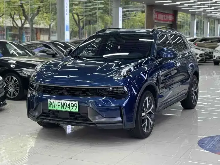 Lynk & Co 01 EM-P Lynk & Co 01 EM-P 2022 1.5TD PHEV Plus 2022 — фото 1, купить с доставкой в Москву