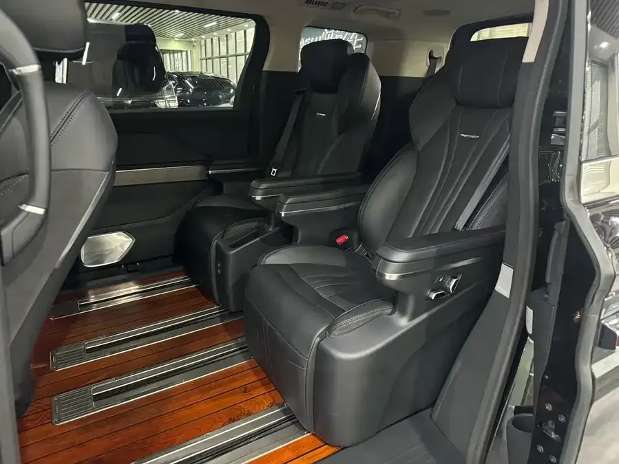 Hongqi HQ9 Hongqi HQ9 2023 2.0T Intelligent Connection Flagship Edition 2023 — миниатюра 5