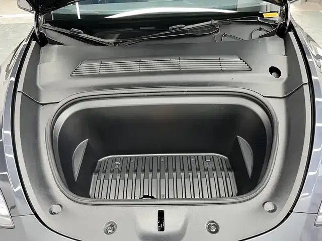 Tesla Model Y Model Y 2024 long-range all-wheel drive version 2024 — миниатюра 5