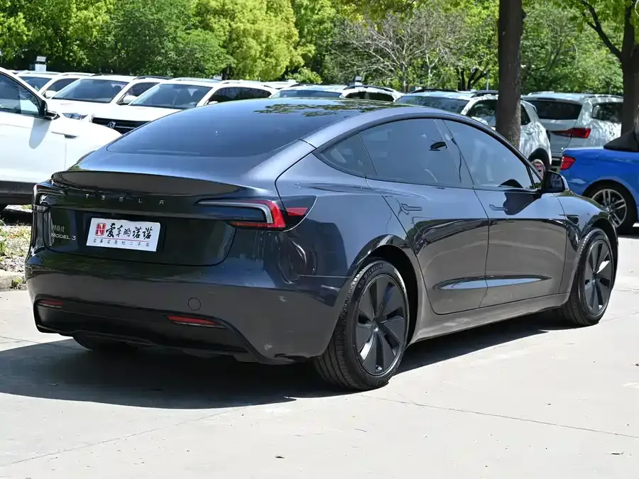Tesla Model Y Model Y 2023 rear-wheel drive version 2024 — миниатюра 2