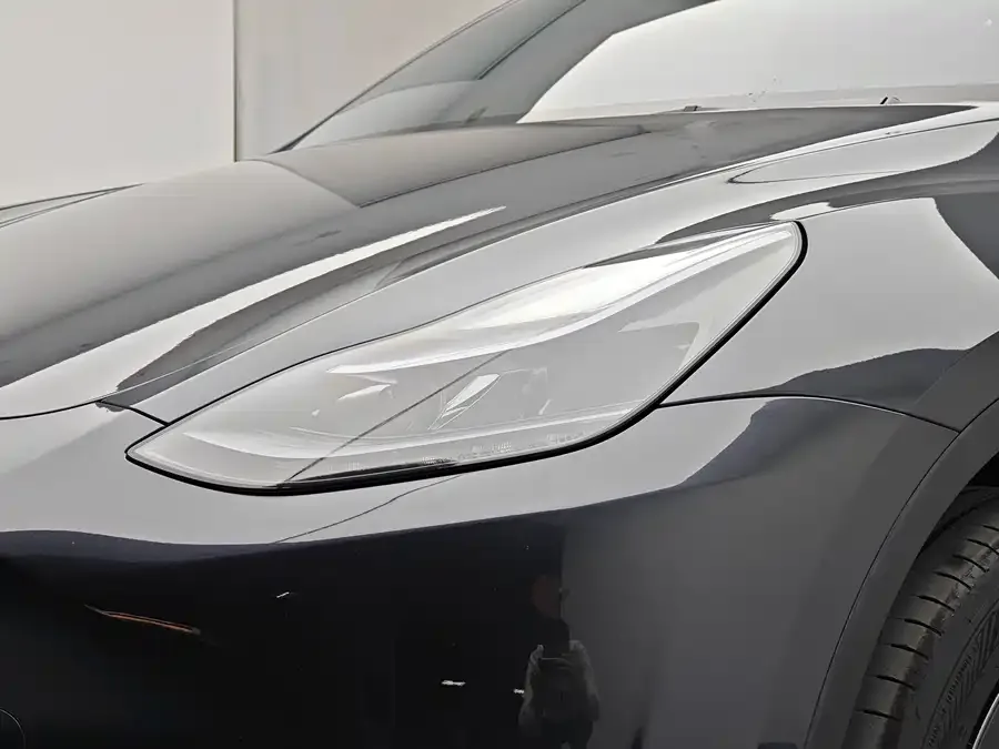 Tesla Model Y Model Y 2024 rear-wheel drive version 2024 — миниатюра 3