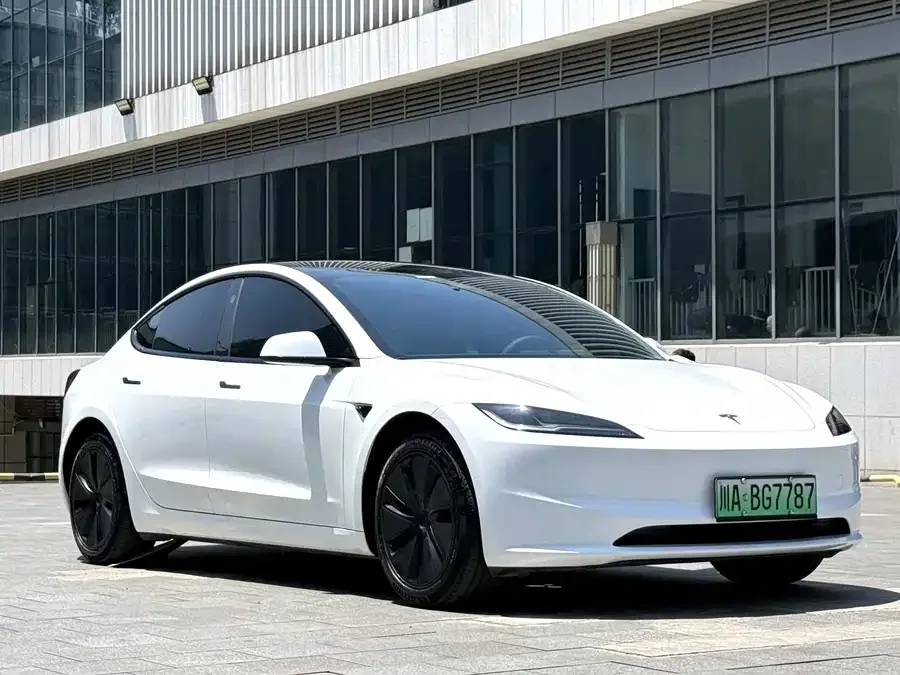 Tesla Model 3 Model 3 2023 rear-wheel drive version 2024 — миниатюра 3