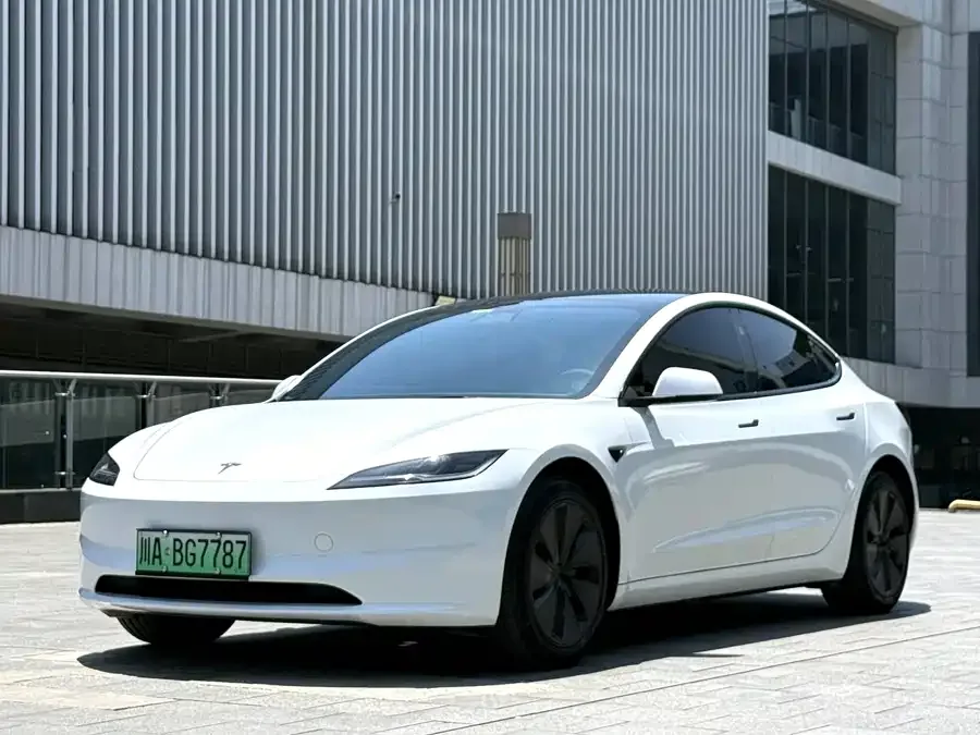 Tesla Model 3 2024