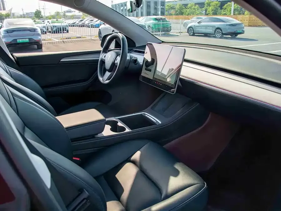 Tesla Model Y Model Y 2023 rear-wheel drive version 2023 — миниатюра 4