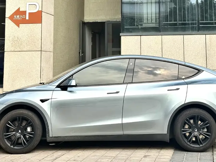 Tesla Model Y Model Y 2023 rear-wheel drive version 2023 — миниатюра 4
