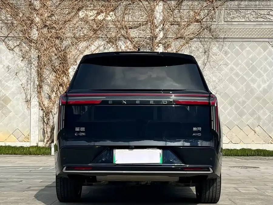 Exeed Moon C-DM Xingtu Lanyue C-DM 2025 Model 180 Ultra Long Range Ultra 4WD 6 Seats 2025 — миниатюра 2