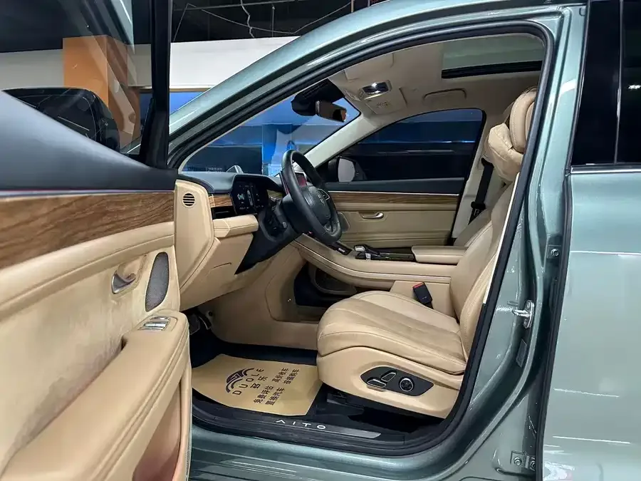 AITO M7 QM7 2022 1.5T RWD Comfort Edition 2023 — миниатюра 2