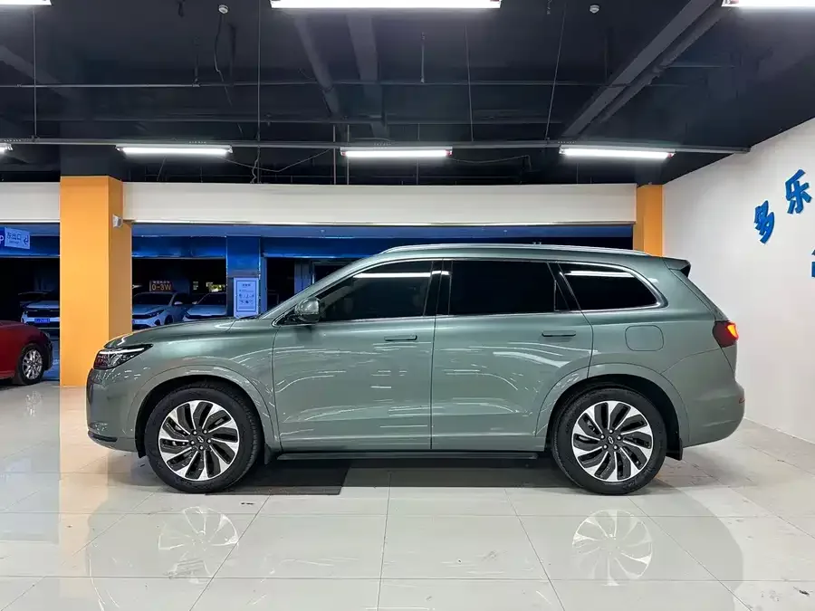 AITO M7 QM7 2022 1.5T RWD Comfort Edition 2023 — миниатюра 3