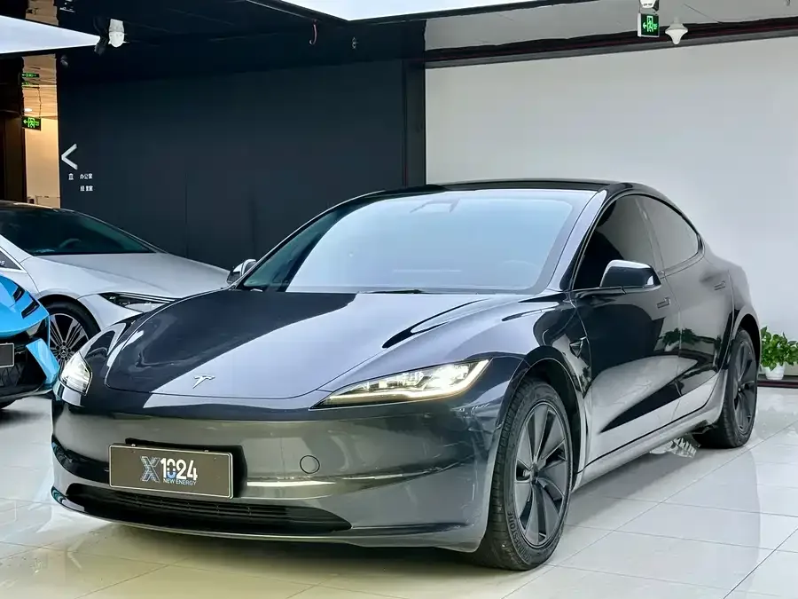 Tesla Model 3 2025