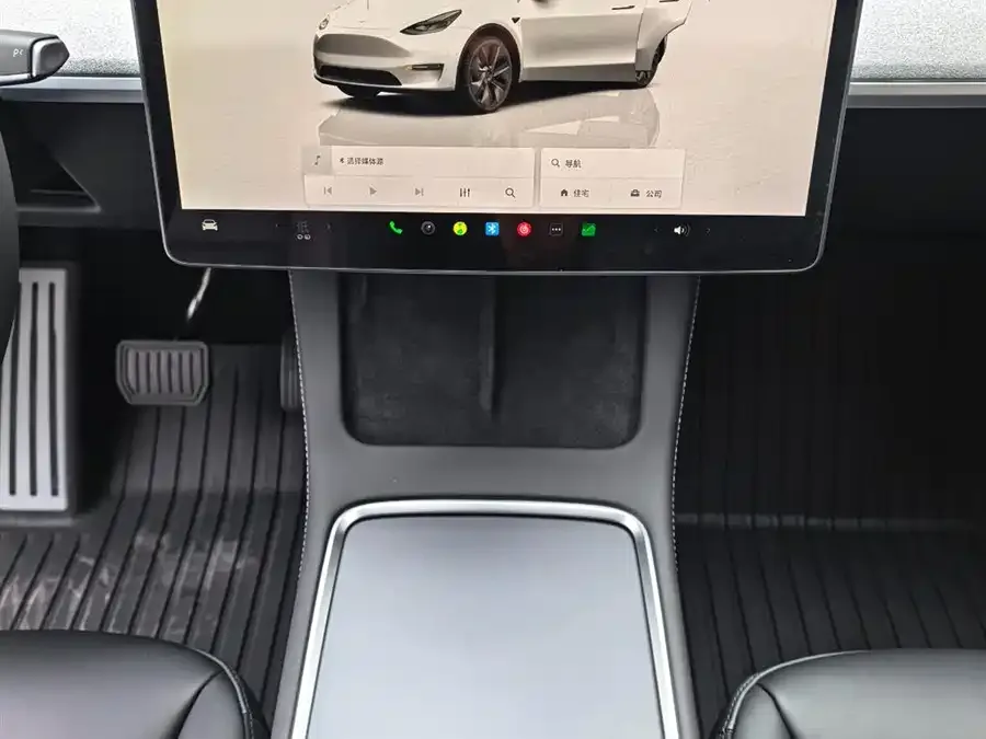 Tesla Model Y Model Y 2024 rear-wheel drive version 2025 — миниатюра 4
