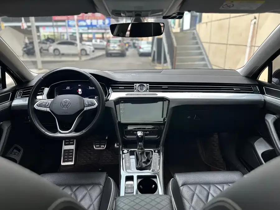 Volkswagen Magotan GTE plug-in hybrid Magotan GTE plug-in hybrid 2022 GTE luxury model 2022 — миниатюра 5