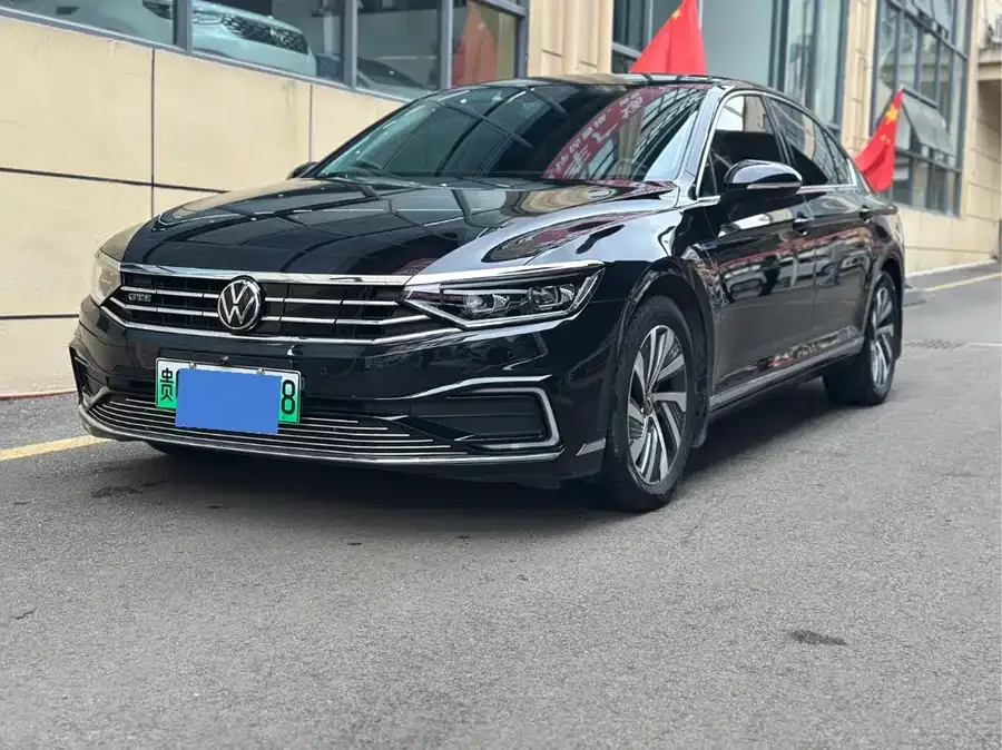 Volkswagen Magotan GTE plug-in hybrid Magotan GTE plug-in hybrid 2022 GTE luxury model 2022 — фото 1, купить с доставкой в Москву