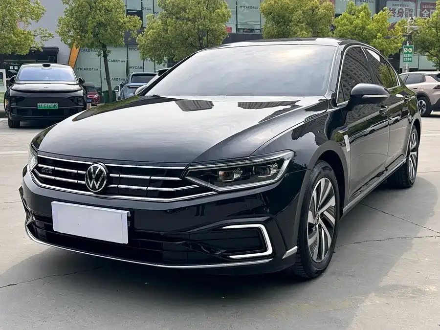 Volkswagen Magotan GTE plug-in hybrid Magotan GTE plug-in hybrid 2022 GTE luxury model 2023 — фото 1, купить с доставкой в Москву