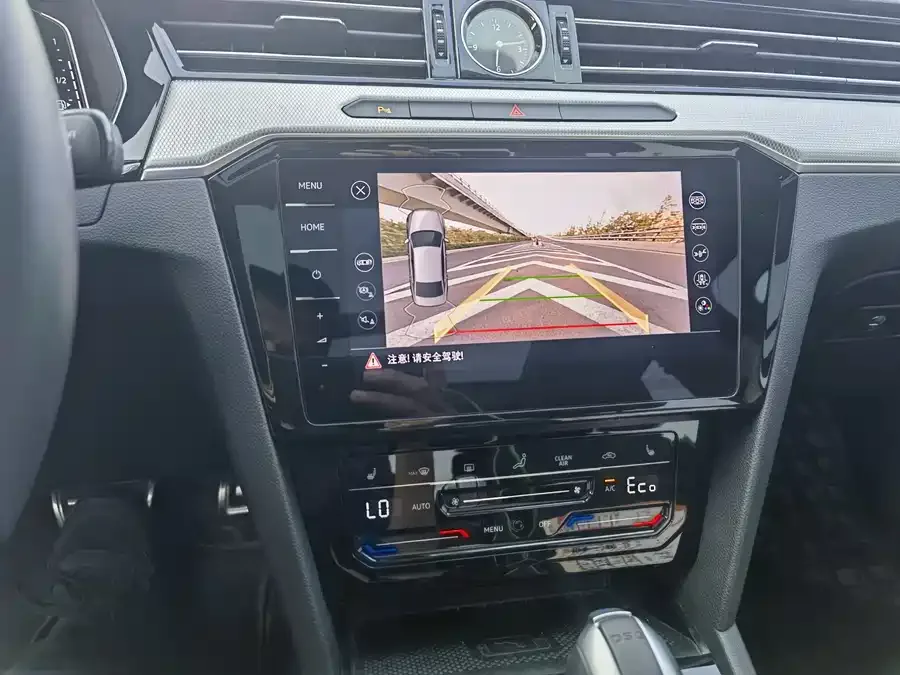 Volkswagen Magotan GTE plug-in hybrid Magotan GTE plug-in hybrid 2022 GTE luxury model 2022 — миниатюра 4