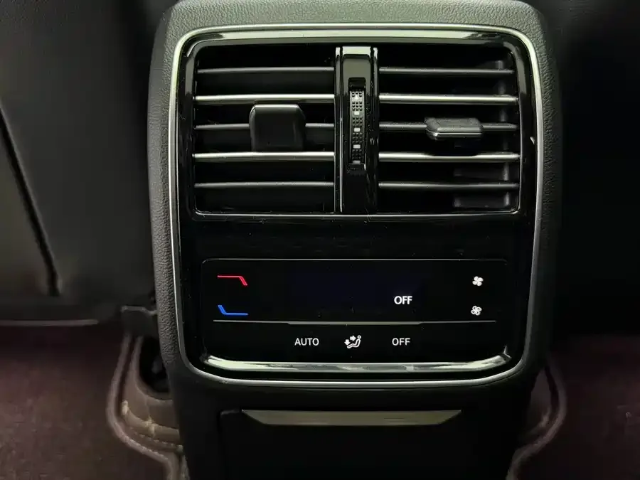 Volkswagen Magotan GTE plug-in hybrid Magotan GTE plug-in hybrid 2022 GTE luxury model 2023 — миниатюра 4