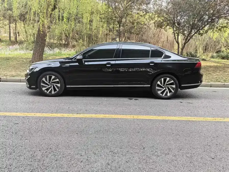 Volkswagen Magotan GTE plug-in hybrid Magotan GTE plug-in hybrid 2022 GTE luxury model 2023 — миниатюра 2