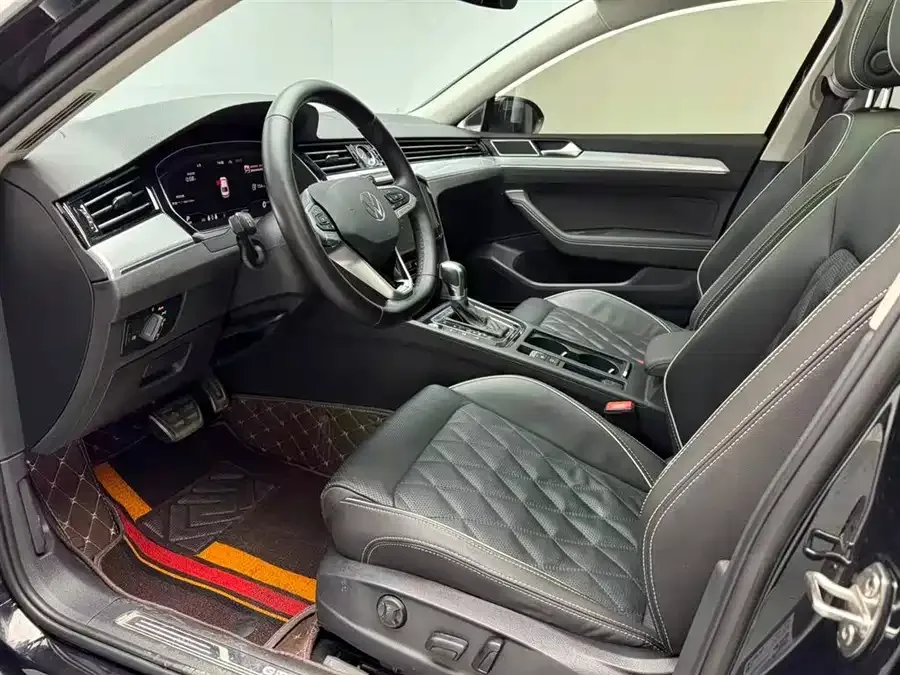 Volkswagen Magotan GTE plug-in hybrid Magotan GTE plug-in hybrid 2022 GTE luxury model 2023 — миниатюра 5