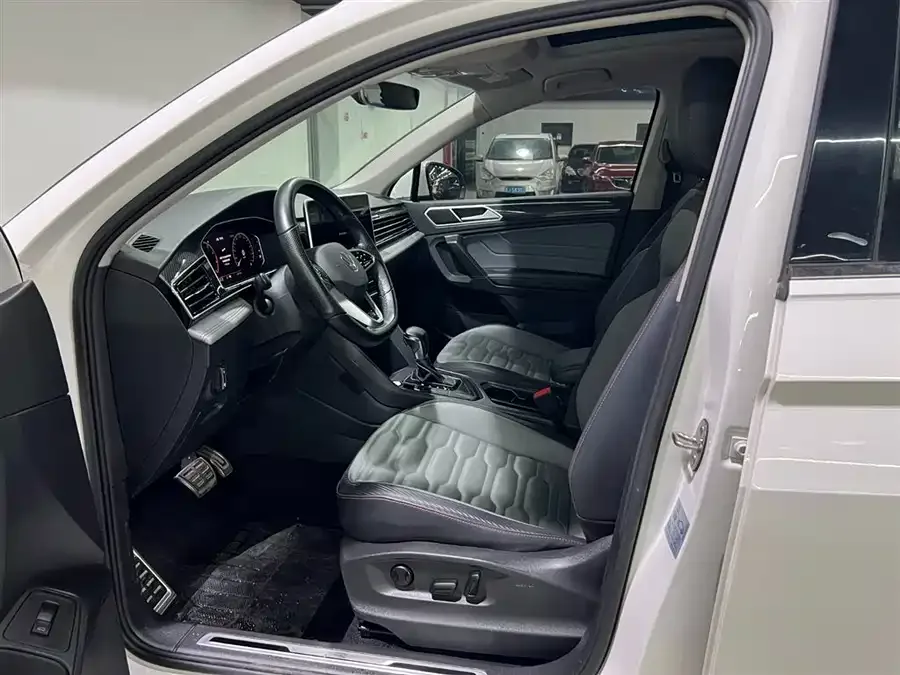 Volkswagen Tiguan X Tiguan X 2022 330TSI 2WD Enjoy Edition 2022 — миниатюра 3