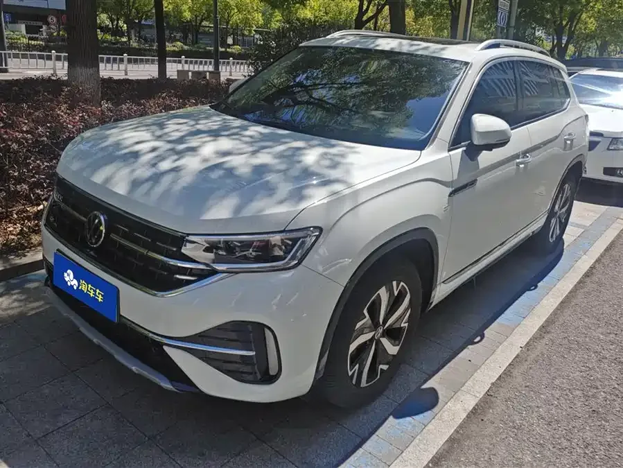 Volkswagen Tayron GTE plug-in hybrid Tanyue GTE plug-in hybrid 2023 280TSI Luxury Plus Advanced Edition 2024 — фото 1, купить с доставкой в Москву