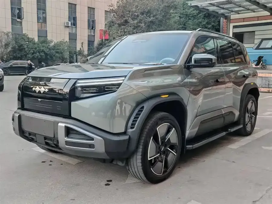 BYD Leopard Titanium 3 Titanium 3 2025 501KM 4WD Max Edition 2025 — фото 1, купить с доставкой в Москву