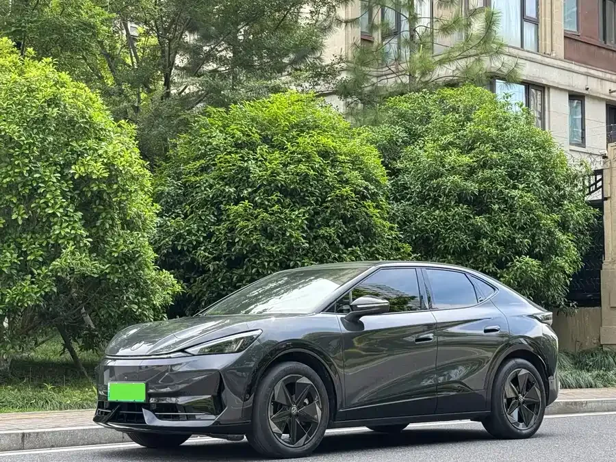 Volkswagen ID. Unyx 2024 Ultra Long Range Edition 2024 — фото 1, купить с доставкой в Москву