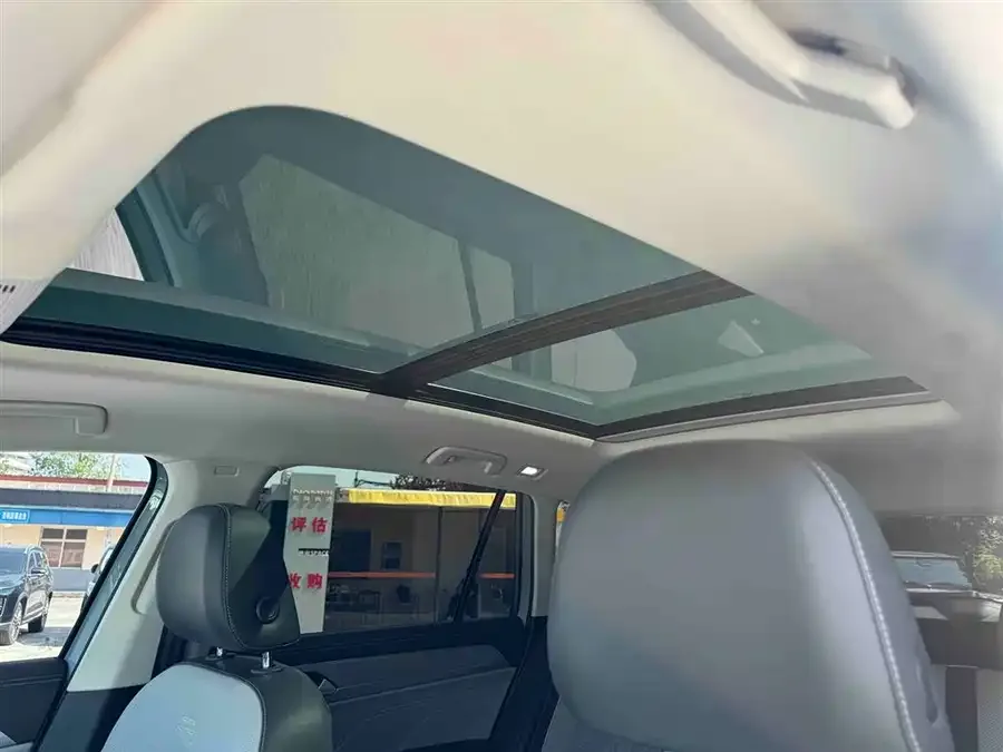 Volkswagen Tavendor 2023 Lanxun 380TSI 4WD R-Line First Edition 2023 — миниатюра 5
