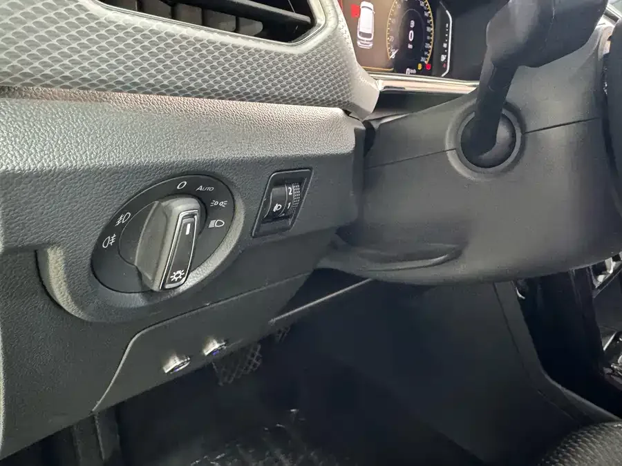 Volkswagen Tacqua Tanying 2021 1.5L automatic 30th anniversary commemorative edition 2022 — миниатюра 4