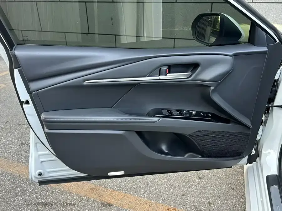 Toyota Camry Camry 2024 Hybrid 2.5HG Premium Edition 2024 — миниатюра 3