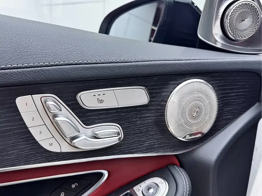 Mercedes-Benz GLC Coupe Mercedes-Benz GLC Coupe 2023 GLC 300 4MATIC Coupe SUV 2023 — миниатюра 3
