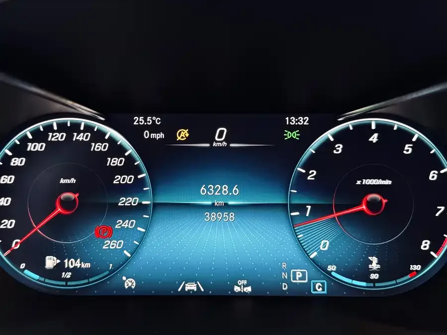 Mercedes-Benz GLC Coupe Mercedes-Benz GLC Coupe 2023 GLC 300 4MATIC Coupe SUV 2023 — миниатюра 5