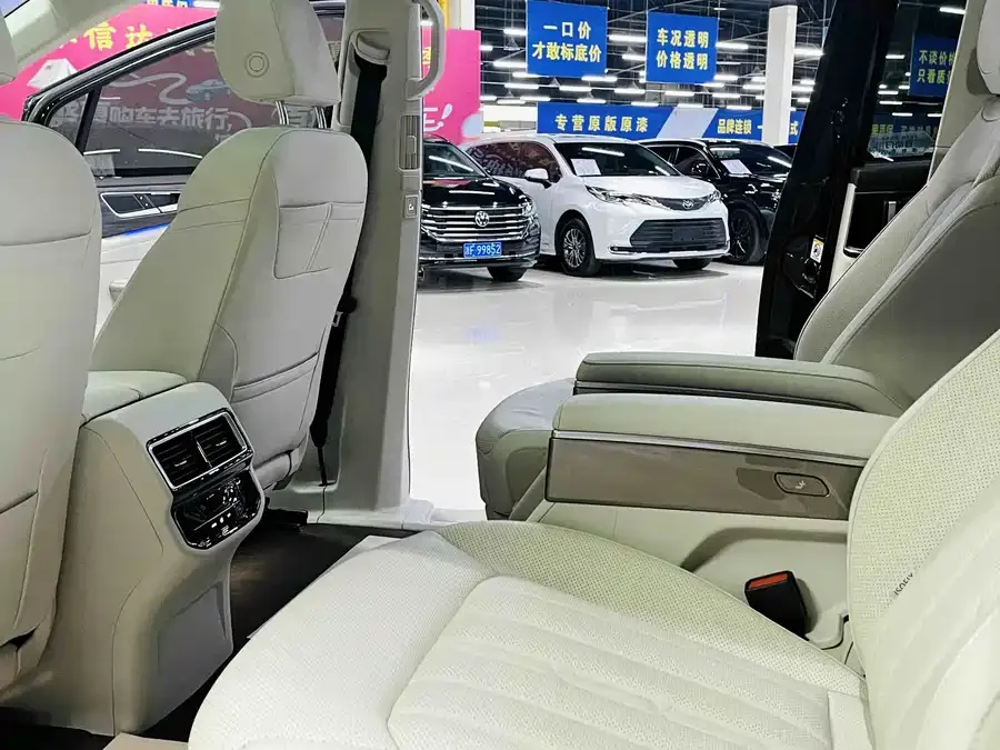 Volkswagen Viloran Weiran 2023 380TSI Zunchi Edition 2024 — миниатюра 5