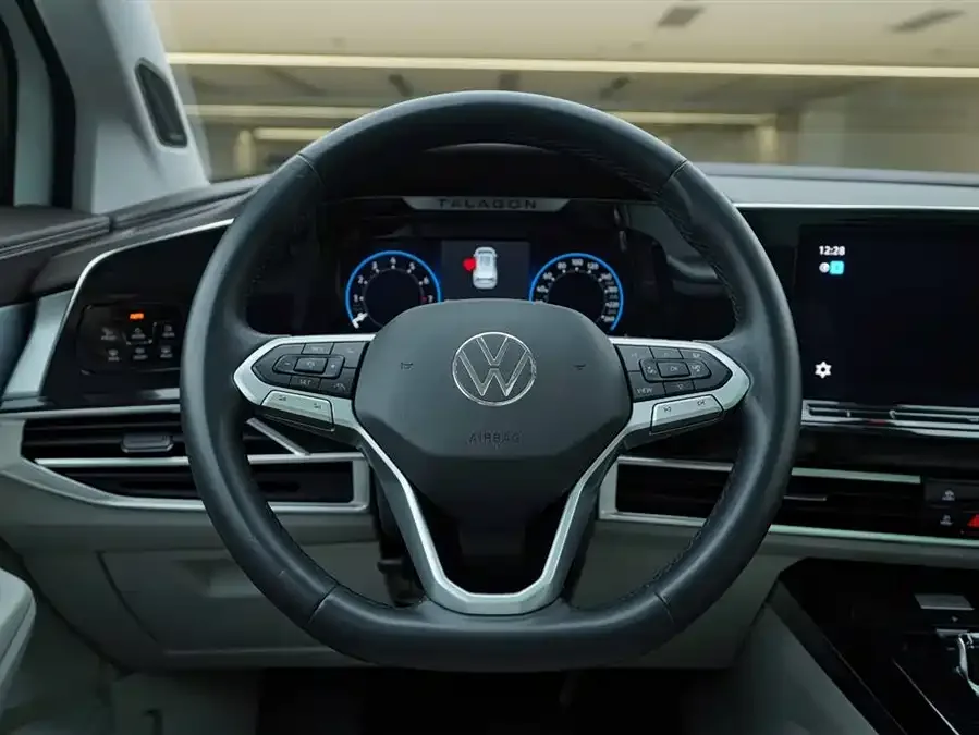 Volkswagen Talagon 2022 Lanjing 530TSI 4WD Flagship Shengjing Edition Pro 7 Seaters 2023 — миниатюра 5