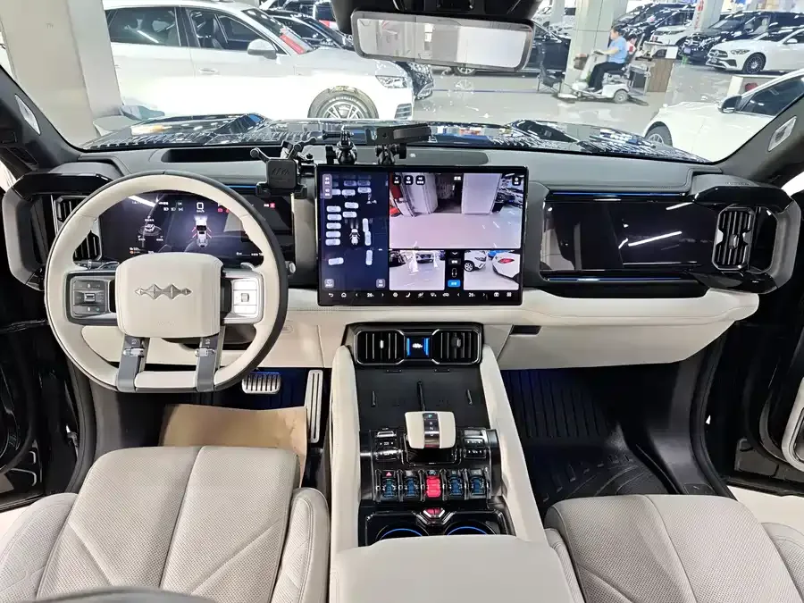 BYD Leopard Leopard 8 Leopard 8 2025 Smart and Brave Flagship Drone Version 6 Seaters 2025 — миниатюра 3