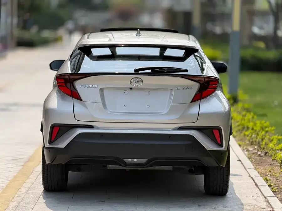 Toyota C-HR 2021 2.0L Luxury Edition 2022 — миниатюра 2