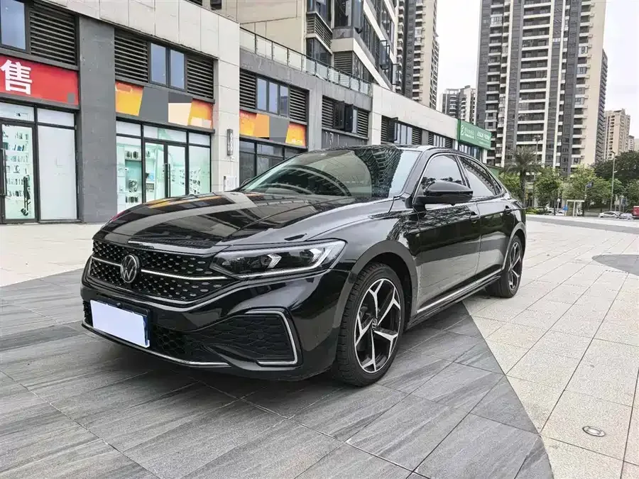Volkswagen Passat 2024