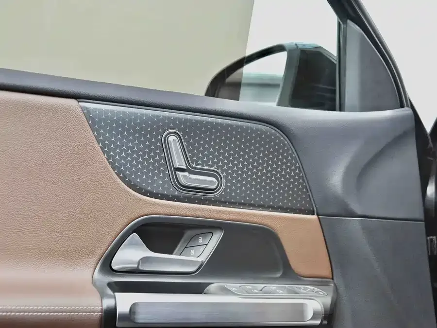 Mercedes-Benz GLB-Class Mercedes-Benz GLB 2024 GLB 220 Dynamic 2024 — миниатюра 4