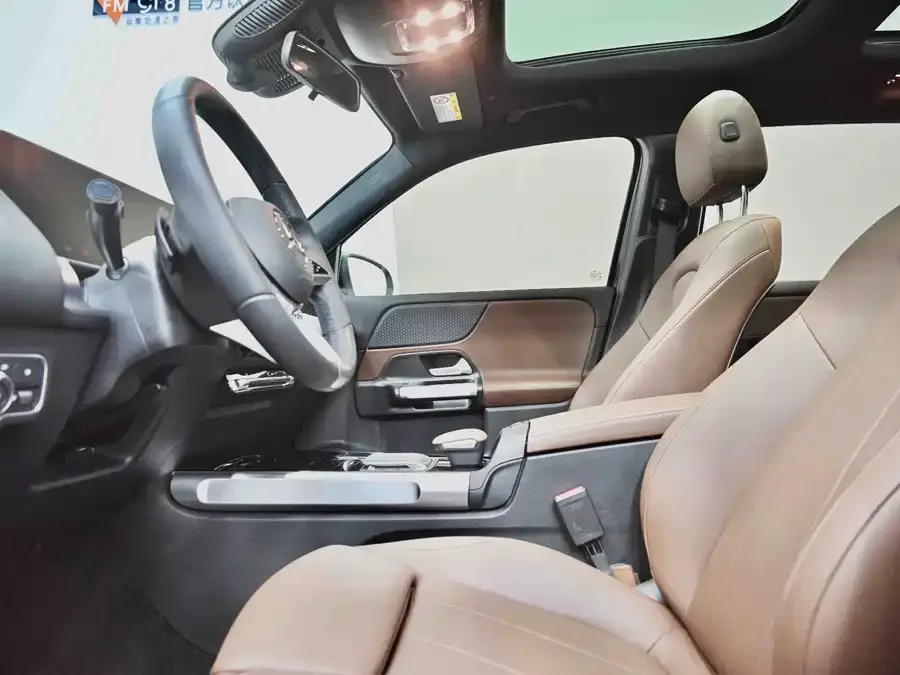 Mercedes-Benz GLB-Class Mercedes-Benz GLB 2024 GLB 220 Dynamic 2024 — миниатюра 5