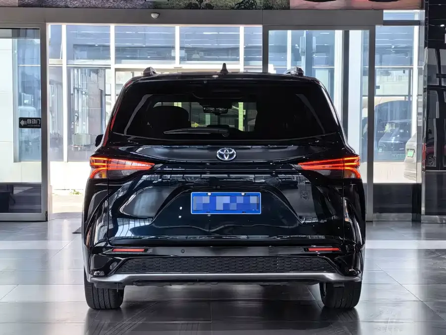 Toyota Granvia Grevia 2023 2.5L Hybrid Flagship VIP Edition 2023 — миниатюра 4