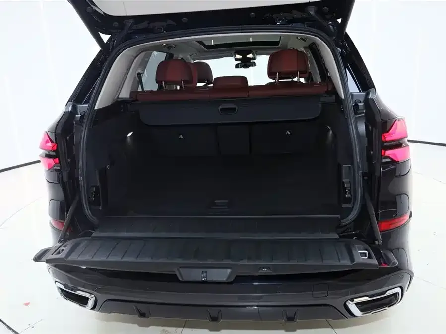 BMW X5 2023 xDrive 30Li Exclusive M Sport Night Edition 2024 — миниатюра 4