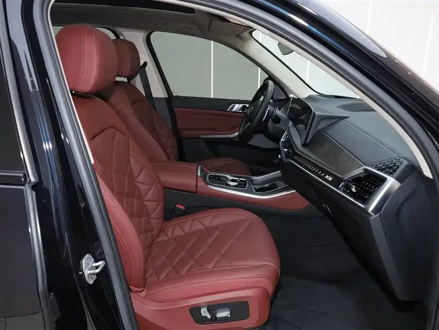 BMW X5 2023 xDrive 30Li Exclusive M Sport Night Edition 2024 — миниатюра 5
